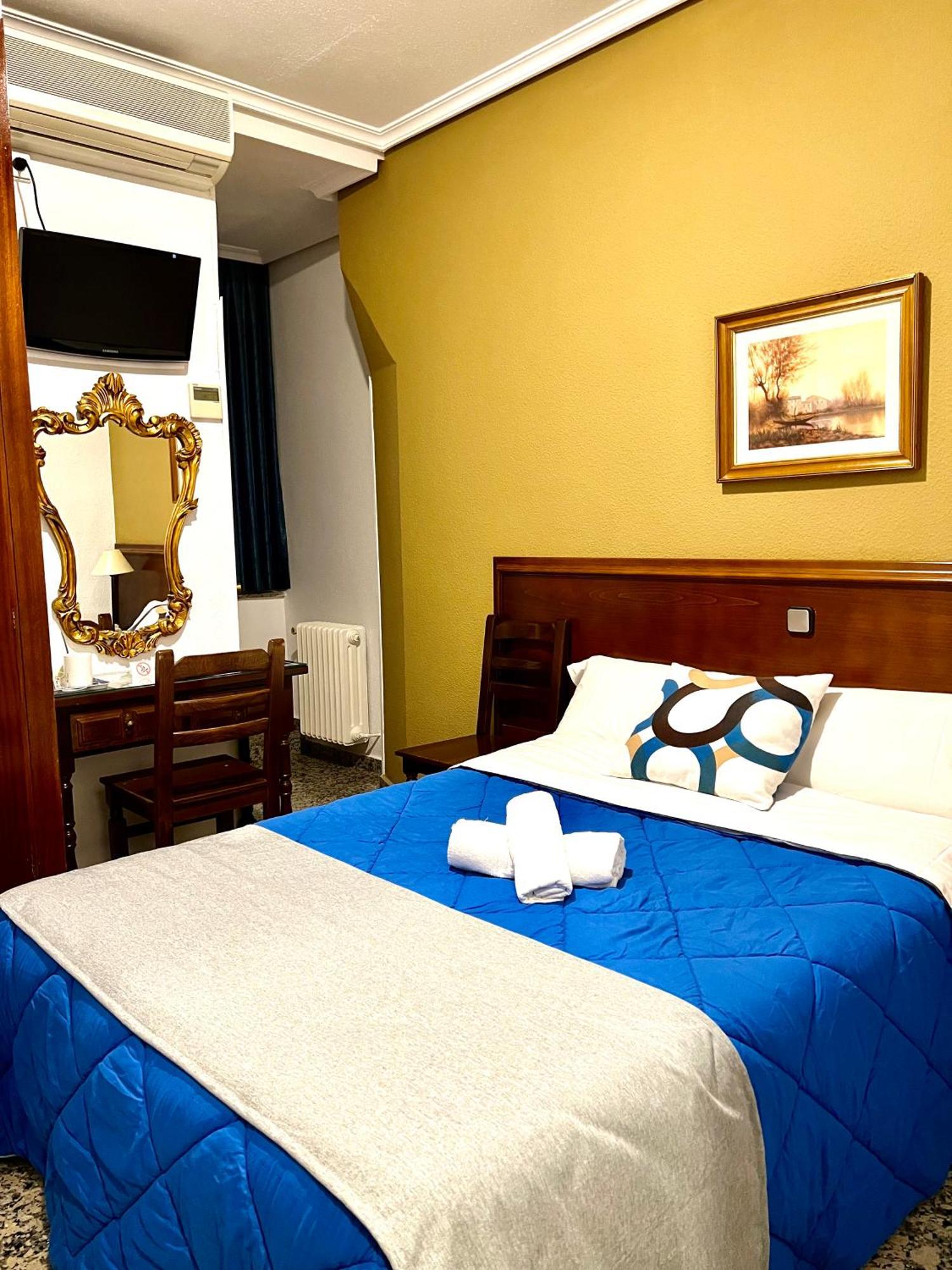 Hostal Sonsoles Madrid-Centro Екстериор снимка