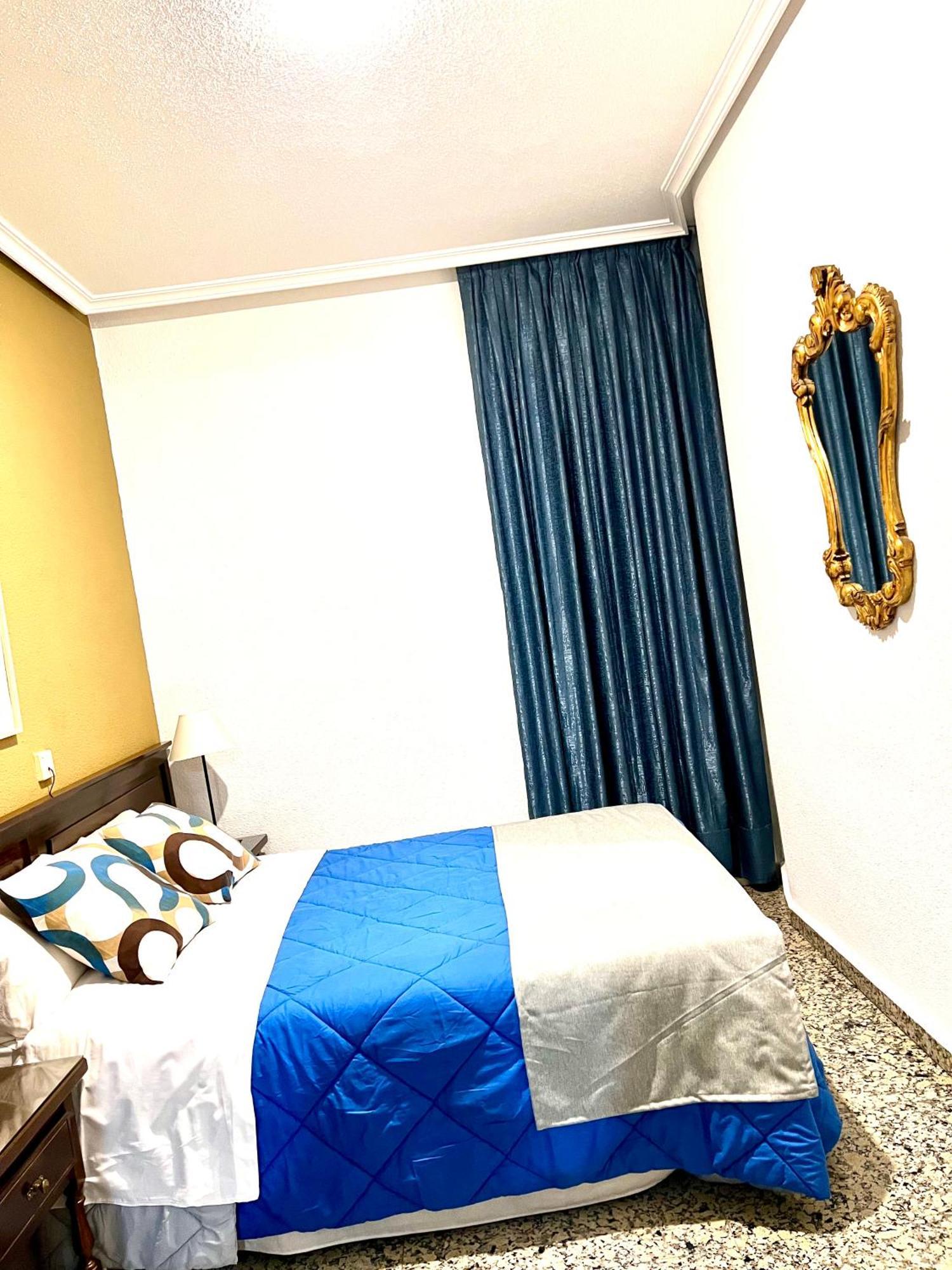 Hostal Sonsoles Madrid-Centro Екстериор снимка
