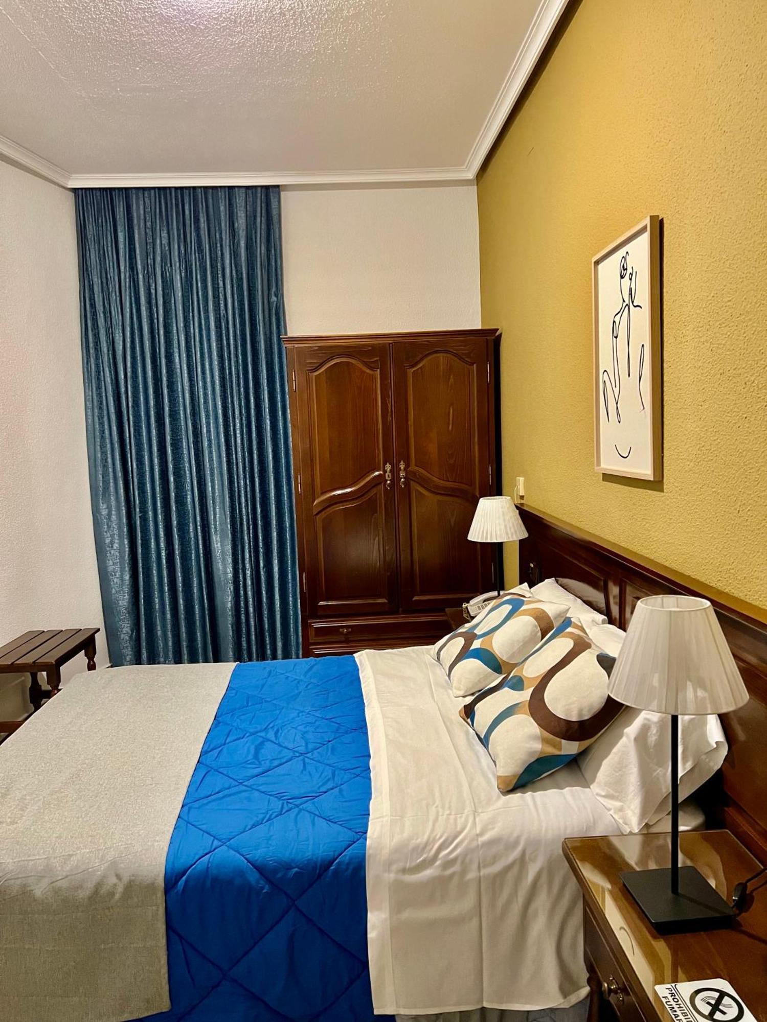 Hostal Sonsoles Madrid-Centro Екстериор снимка