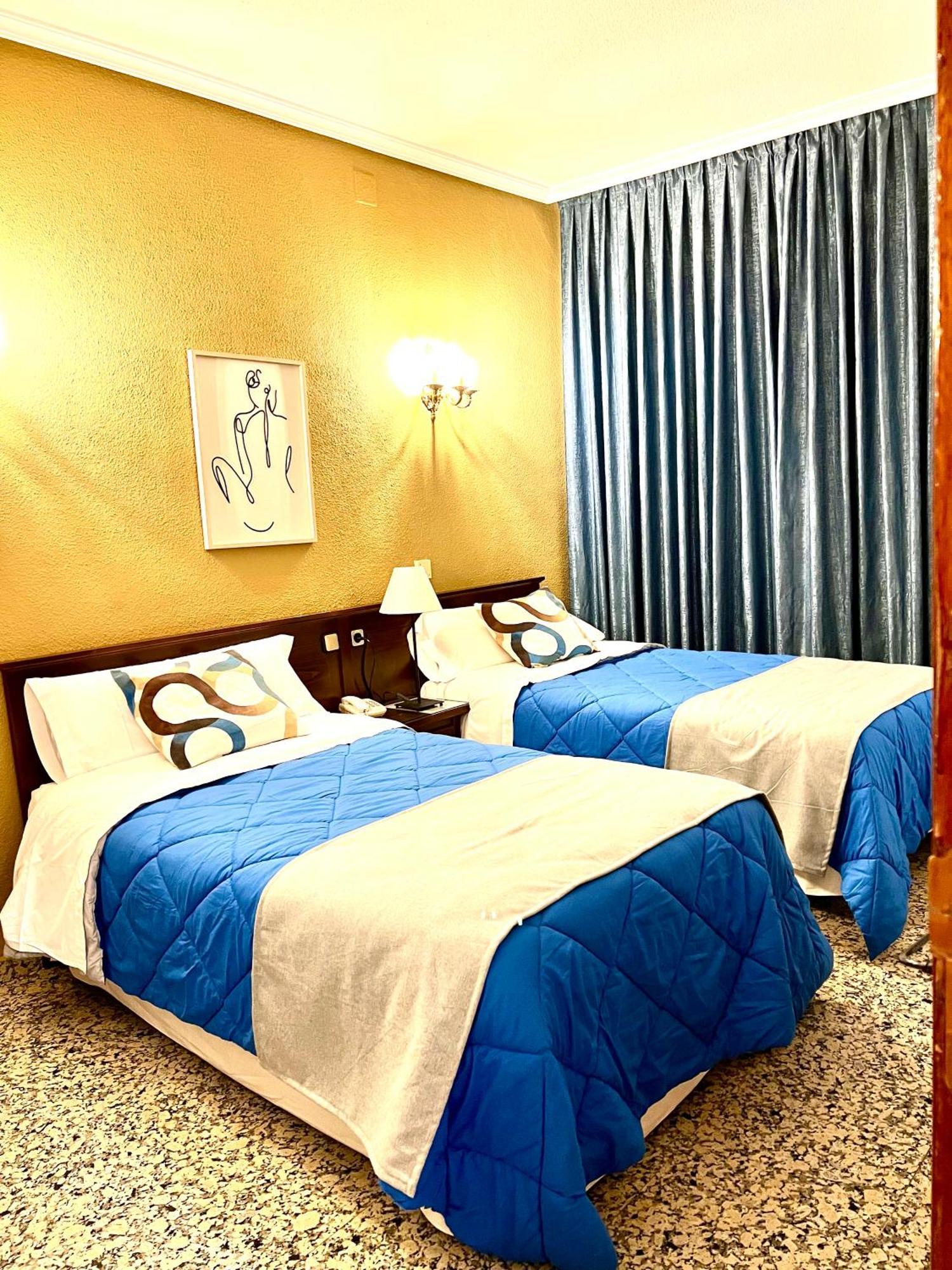 Hostal Sonsoles Madrid-Centro Екстериор снимка