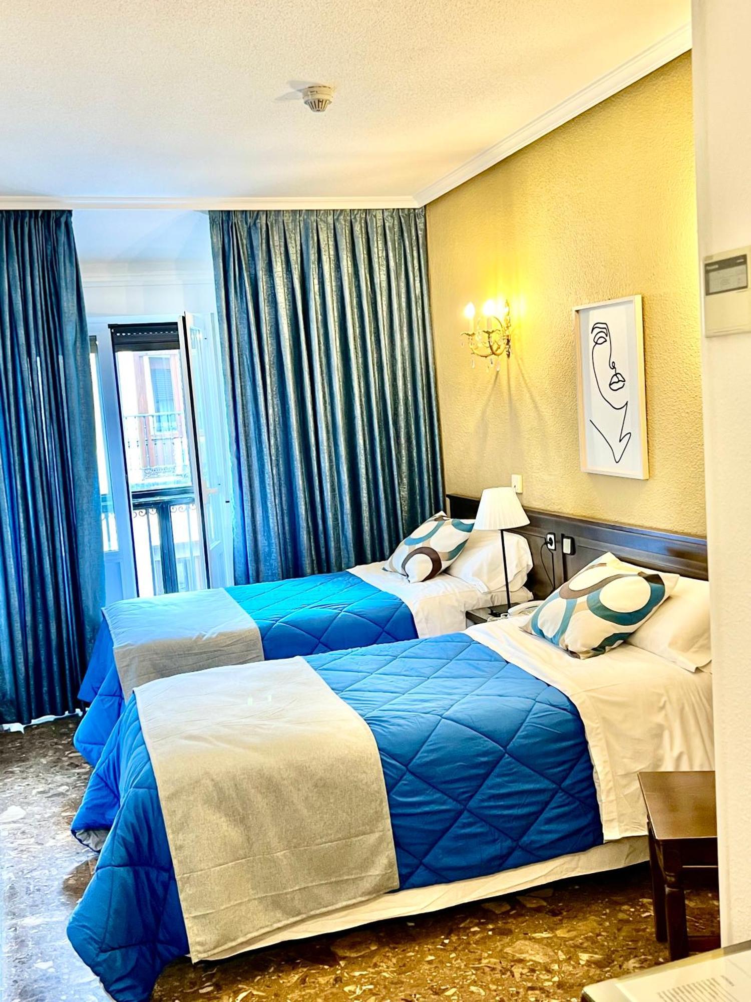 Hostal Sonsoles Madrid-Centro Екстериор снимка