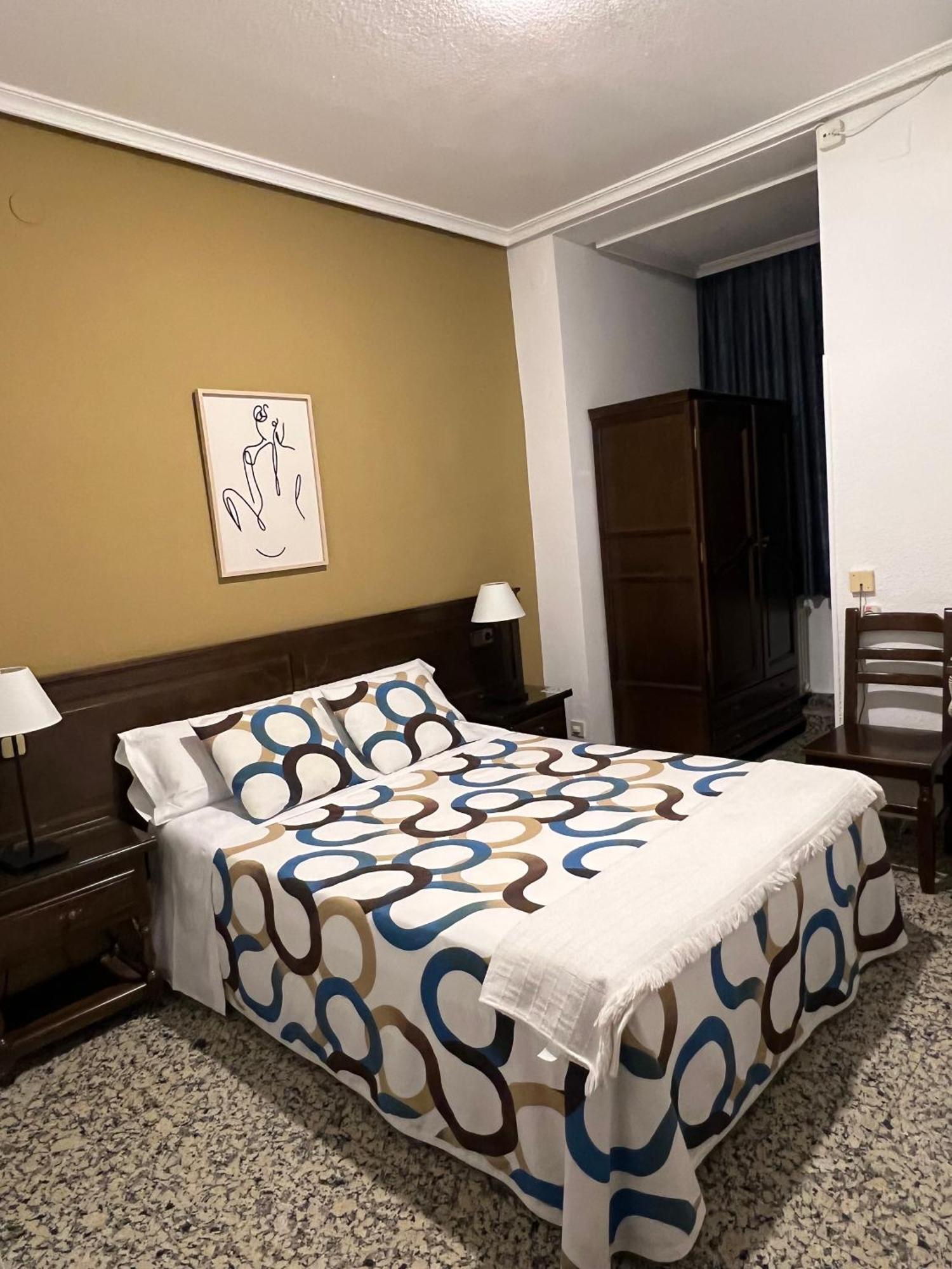 Hostal Sonsoles Madrid-Centro Екстериор снимка