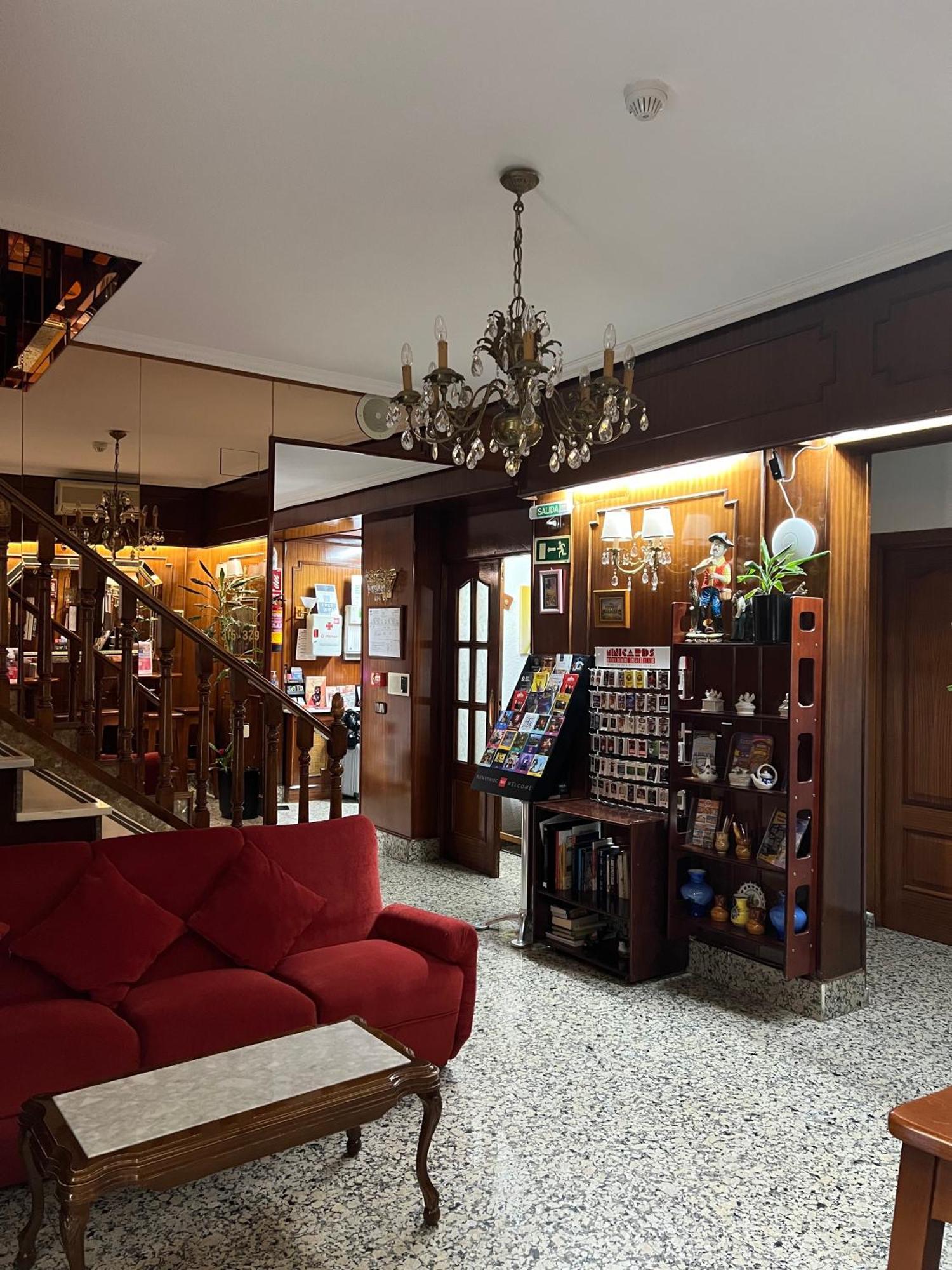 Hostal Sonsoles Madrid-Centro Екстериор снимка