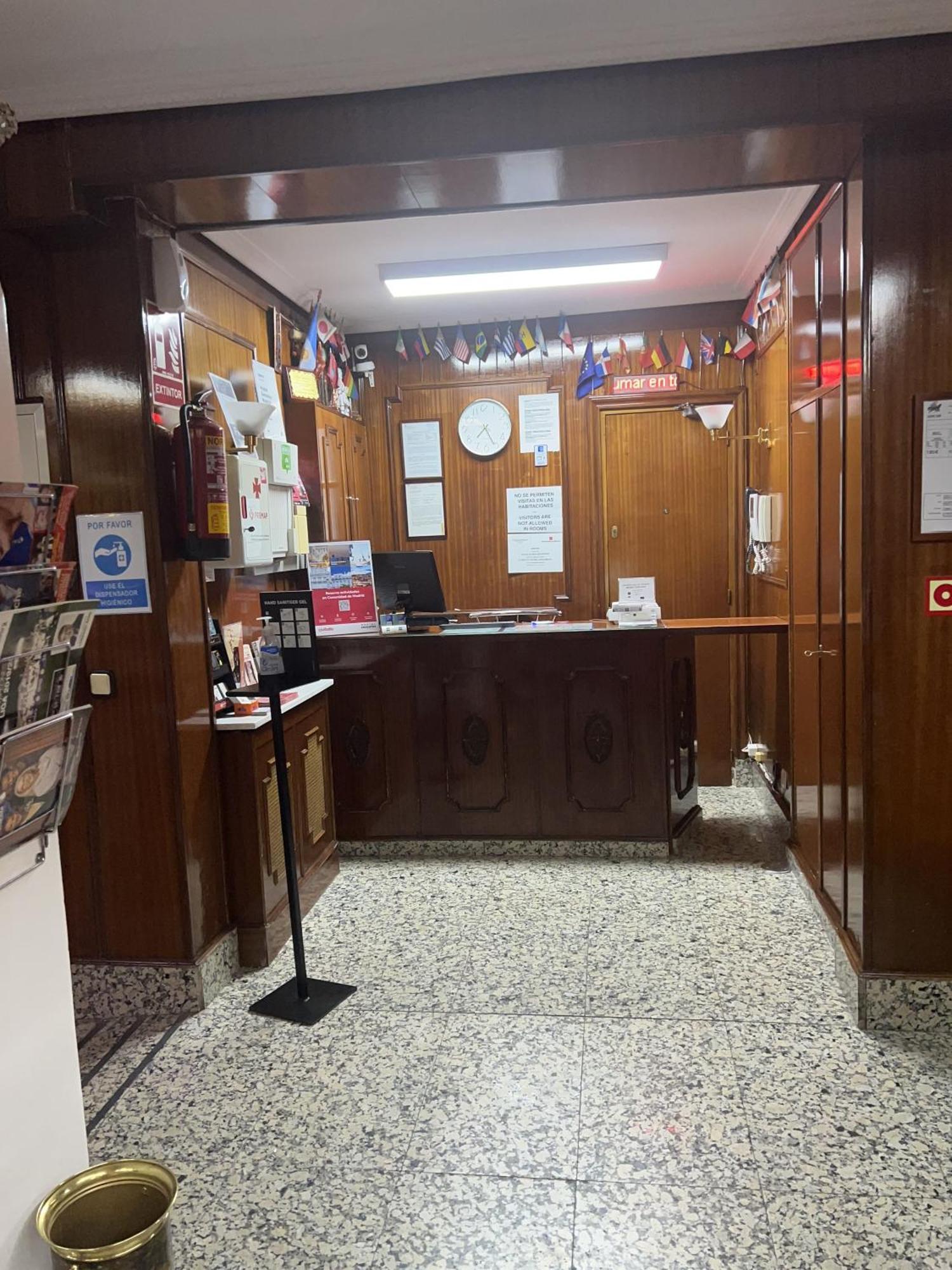 Hostal Sonsoles Madrid-Centro Екстериор снимка