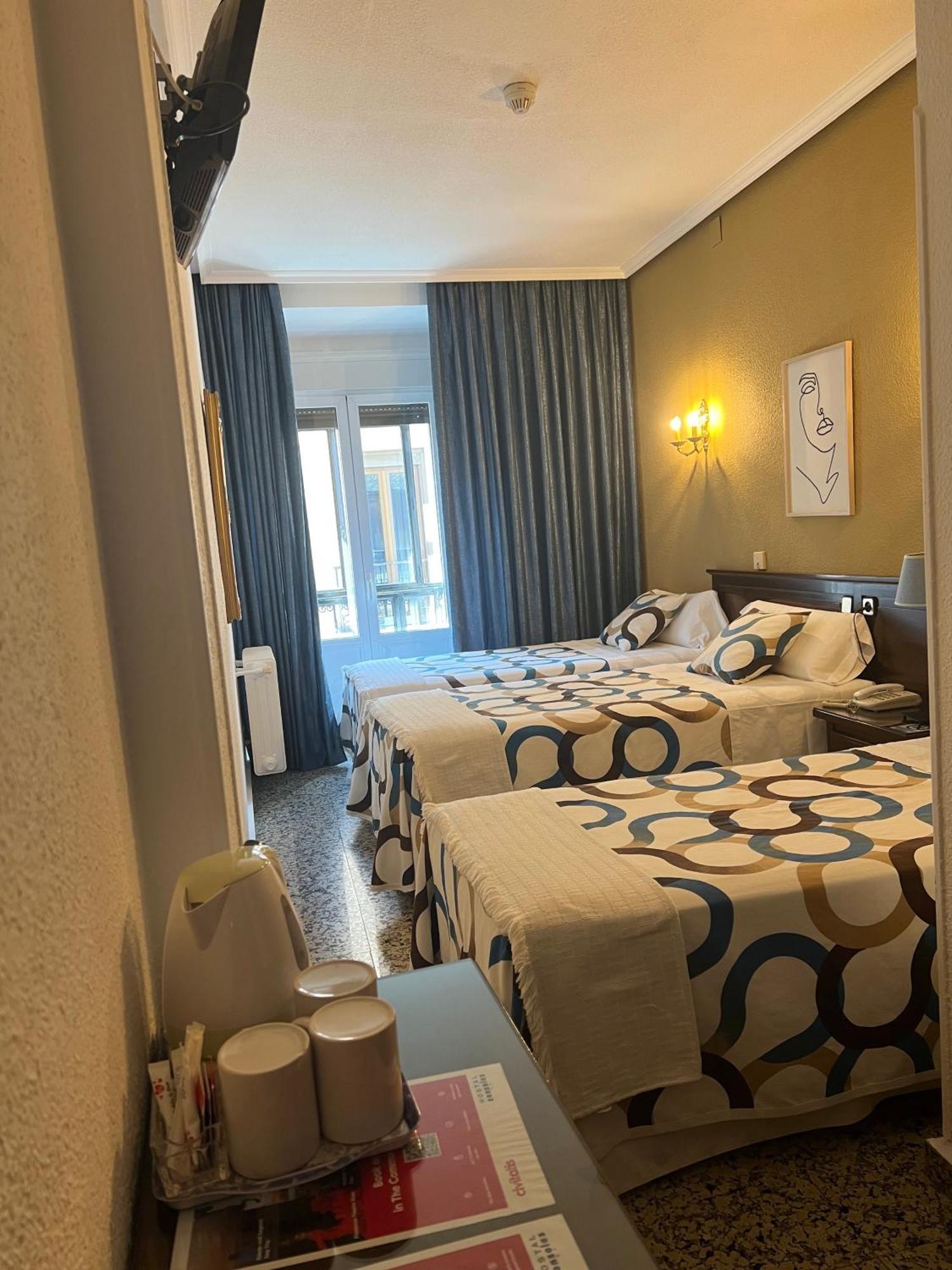 Hostal Sonsoles Madrid-Centro Екстериор снимка